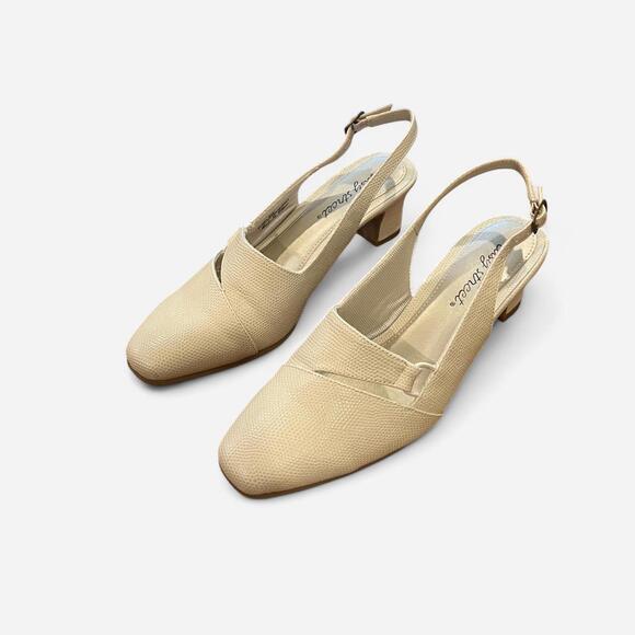 Easy Street Shoes - Cream slingback kitten heels